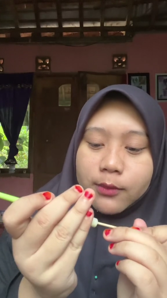 Pakai 1 jenis rempah dapur, aksi cerdik warganet menyedot minuman ini bikin melongo