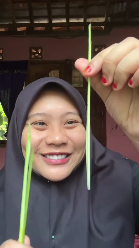 Pakai 1 jenis rempah dapur, aksi cerdik warganet menyedot minuman ini bikin melongo