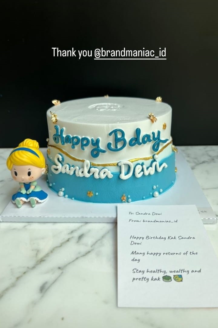 10 Kue ulang tahun Sandra Dewi ke-40, kece dan mewah bertema Disney hingga Barbie