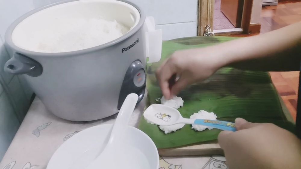 Tanpa perlu dijemur, ini trik bikin rengginang agar kering dan mekar sempurna saat digoreng