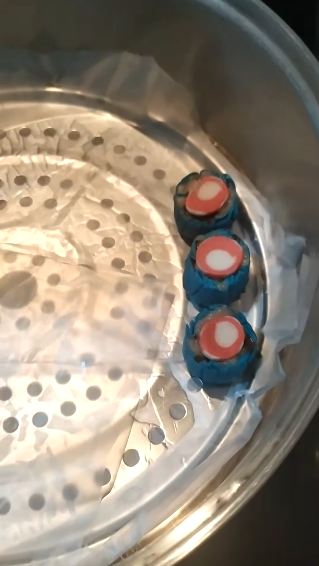 Trik mengukus dimsum agar tak lengket walau tanpa kukusan bambu, cukup pakai 1 alat sederhana