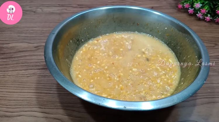 Tanpa ditambah tepung atau air, ini cara bikin telur dadar lebih tebal, padat, dan matang sempurna