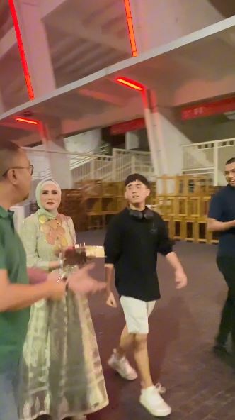 momen ultah Tiara Savitri putri Mulan Jameela syok sang pacar datang dari Australia © 2023 brilio.net momen ultah Tiara Savitri putri Mulan Jameela syok sang pacar datang dari Australia © 2023 brilio.net