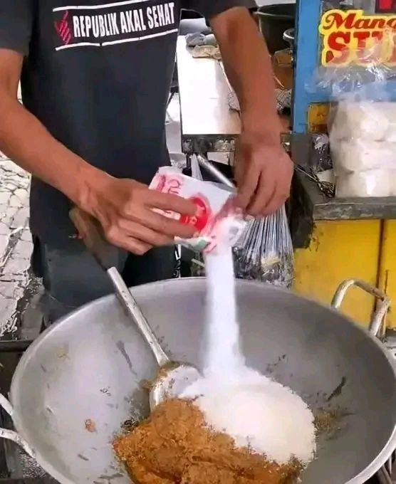 Makanan dimasak orang yang salah Berbagai sumber