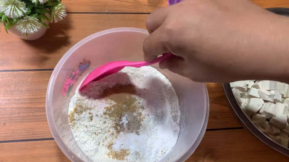 Cukup tambah 2 bahan dapur, ini trik membuat tahu krispi lebih renyah dan tak menyerap banyak minyak