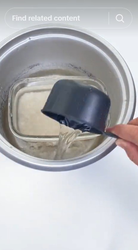 Tak ditambah jeruk nipis atau minyak, ini trik menanak nasi agar tidak lengket di panci rice cooker