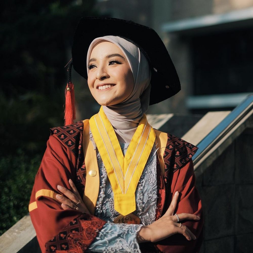 11 Potret wisuda Nabila Ishma eks Eril anak Ridwan Kamil, lulus cumlaude sandang gelar sarjana hukum