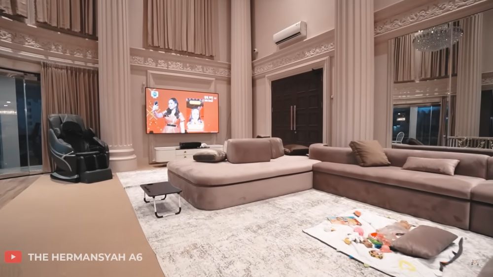 potret rumah anang dari masa ke masa © berbagai sumber