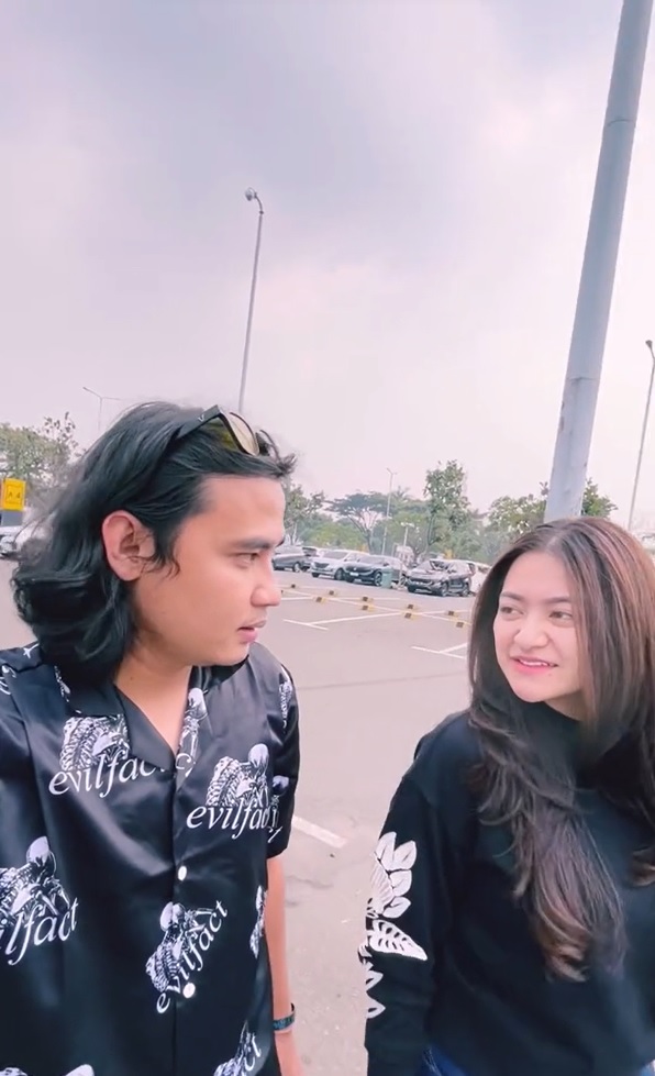 potret kebersamaan nathalie holscher dan yogi ilham disorot © berbagai sumber potret kebersamaan nathalie holscher dan yogi ilham disorot © berbagai sumber