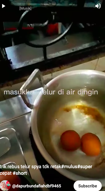 Tanpa perlu diberi cuka atau garam, ini cara rebus telur agar cangkangnya tak retak dan hasilnya mulus