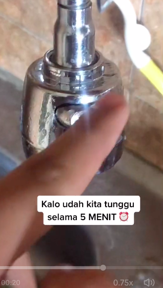 Tanpa sabun atau baking soda, ini cara hilangkan kerak di keran wastafel cuma pakai 1 bahan dapur