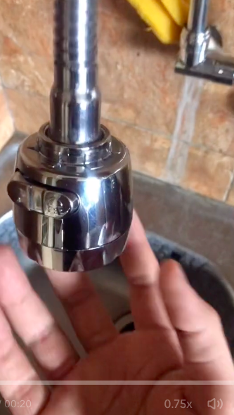 Tanpa sabun atau baking soda, ini cara hilangkan kerak di keran wastafel cuma pakai 1 bahan dapur