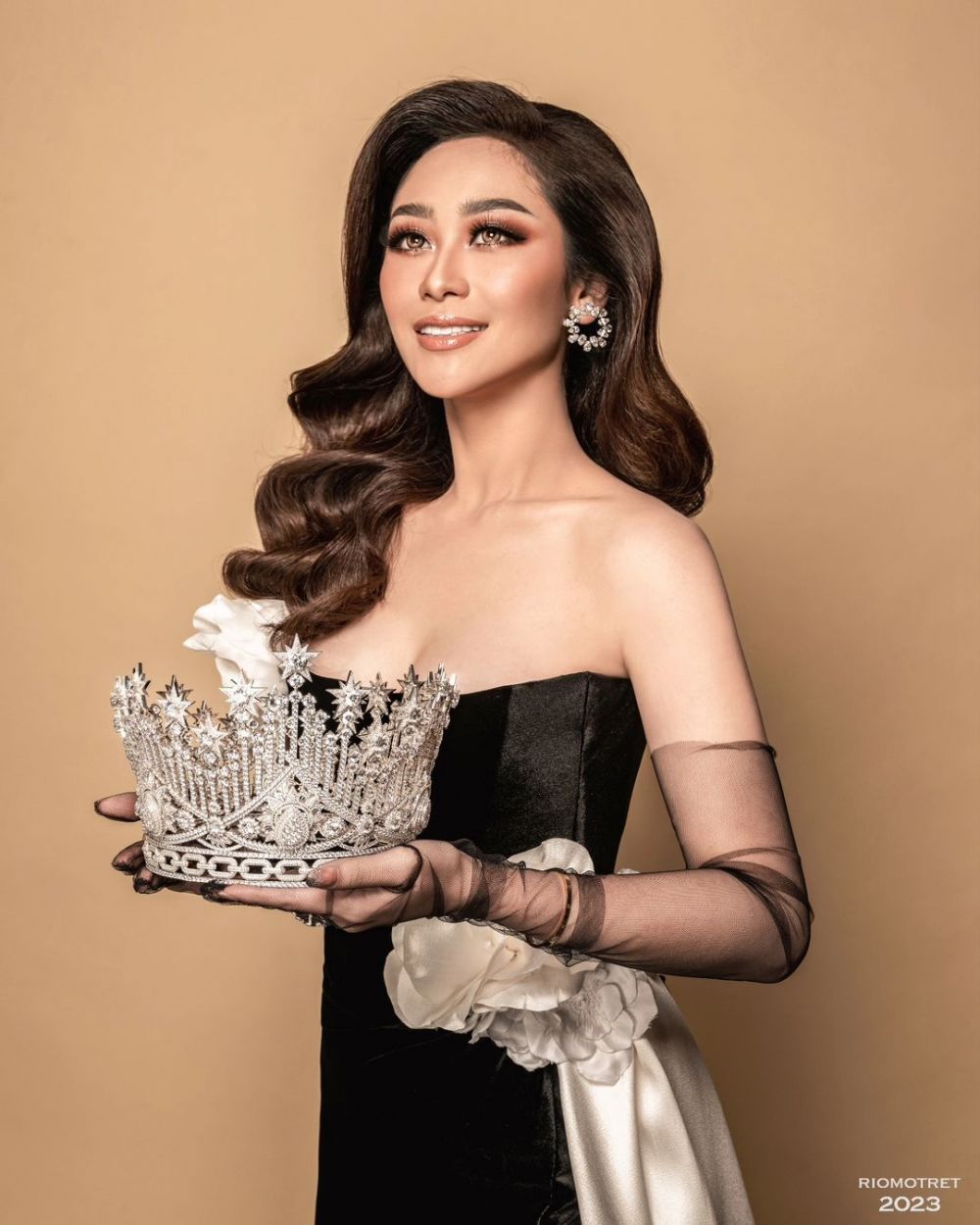 perjalanan karier poppy capella pemegang lisensi miss universe indonesia 2023 © berbagai sumber