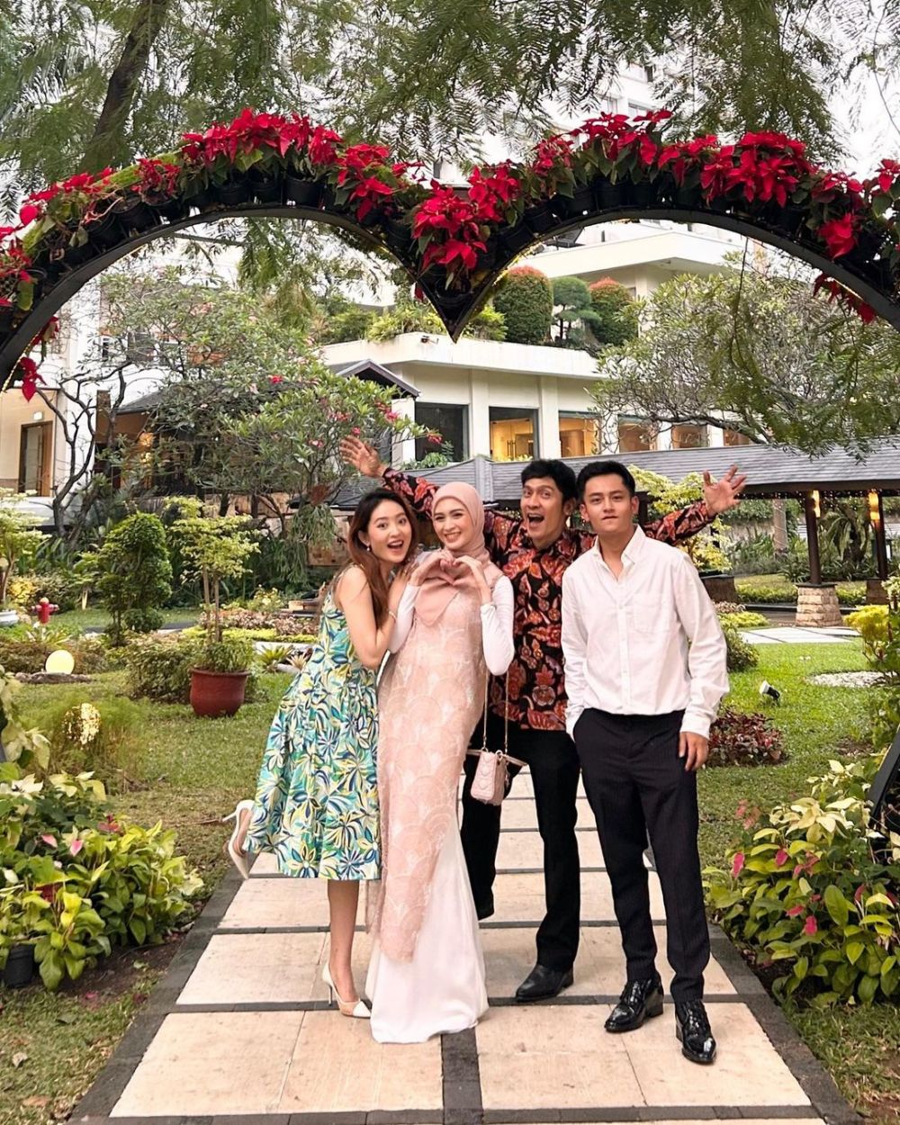 tunangan gritter Instagram