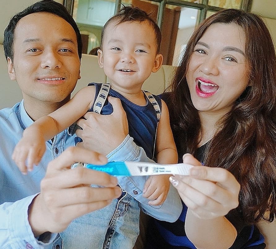 potret seleb hamil anak kedua saat anak pertamanya belum genap setahun © berbagai sumber