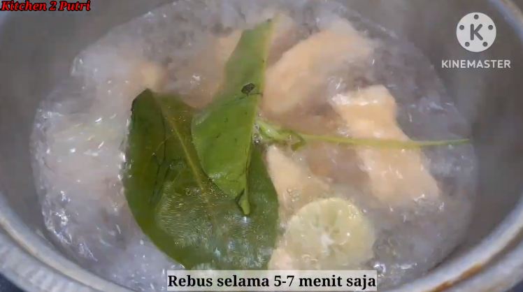 Jangan cuma dicuci, ini cara menghilangkan bau tak sedap tahu segitiga goreng pakai 3 bahan dapur