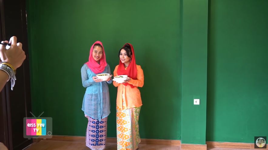 warung ayah ojak tuai sorotan © berbagai sumber