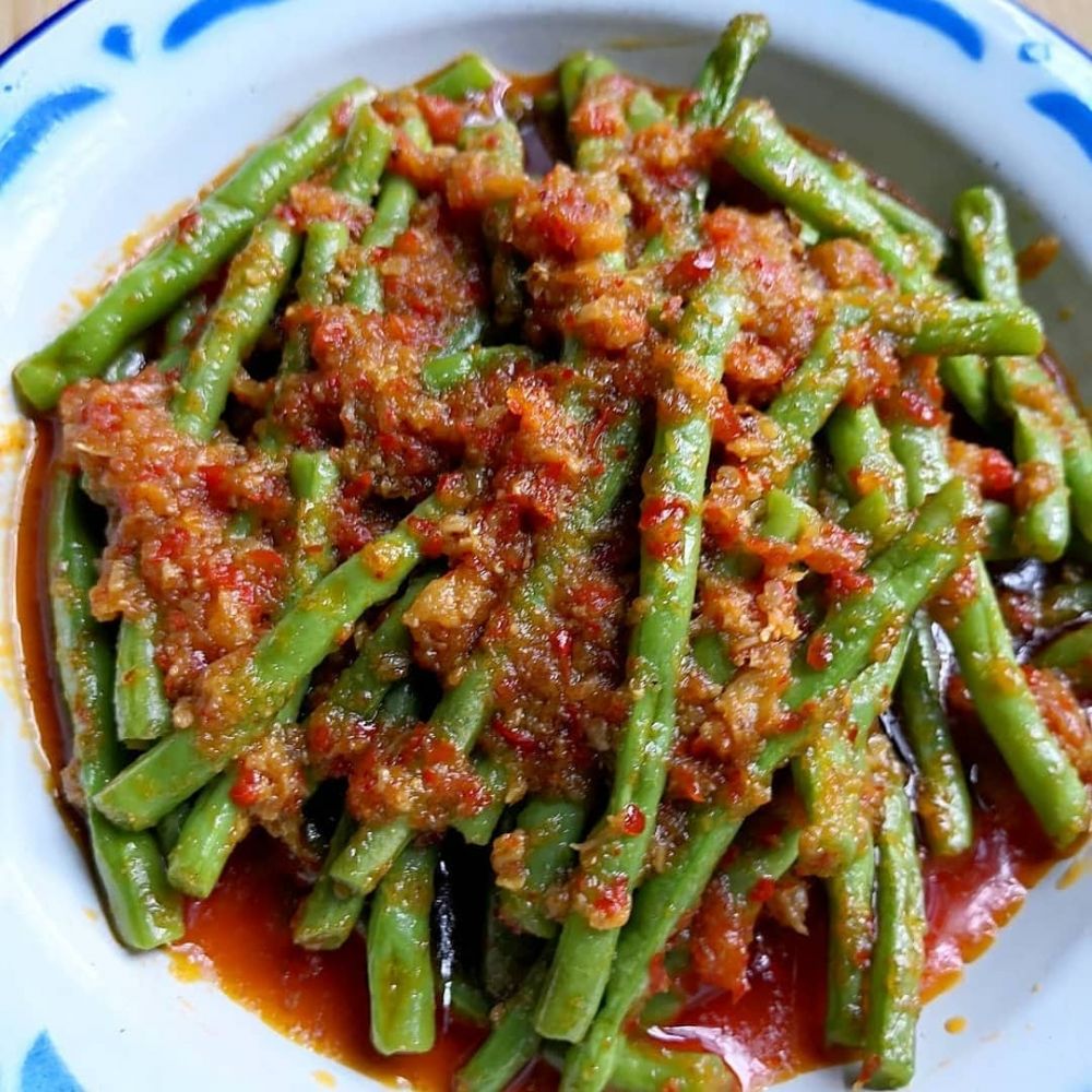 13 Resep tumis kacang panjang pedas, sederhana, dan bumbunya nendang di lidah
