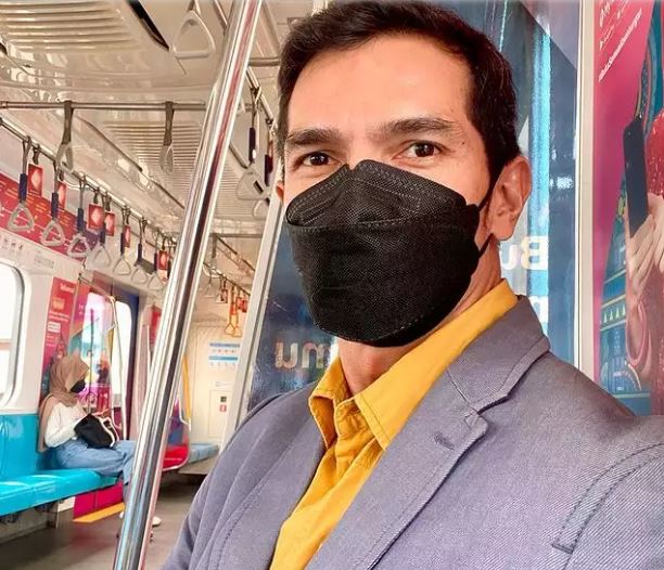 Potret 14 seleb nggak gengsi naik transportasi umum © 2023 brilio.net Potret 14 seleb nggak gengsi naik transportasi umum © 2023 brilio.net