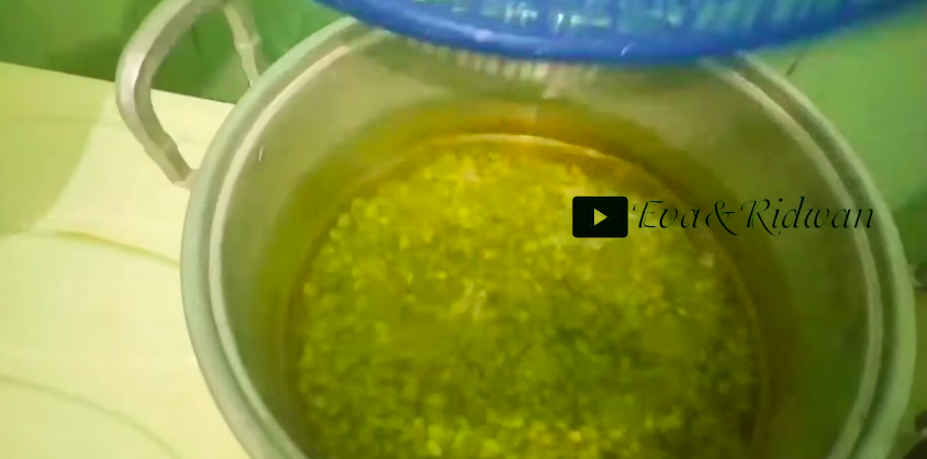 Tanpa bahan tambahan, ini trik rebus kacang hijau agar empuk dan merekah sempurna dalam waktu 5 menit