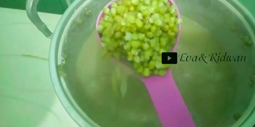 Tanpa bahan tambahan, ini trik rebus kacang hijau agar empuk dan merekah sempurna dalam waktu 5 menit
