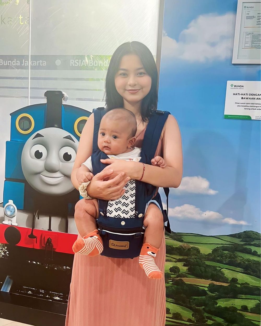 potret eks anggota JKT48 saat momong buah hati © berbagai sumber potret eks anggota JKT48 saat momong buah hati © berbagai sumber