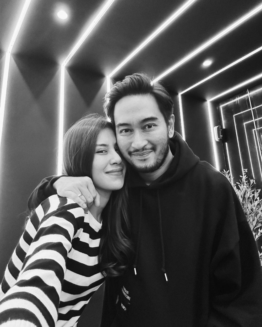 pasangan seleb kembali mesra usai diterpa isu cerai © berbagai sumber  pasangan seleb kembali mesra usai diterpa isu cerai © berbagai sumber