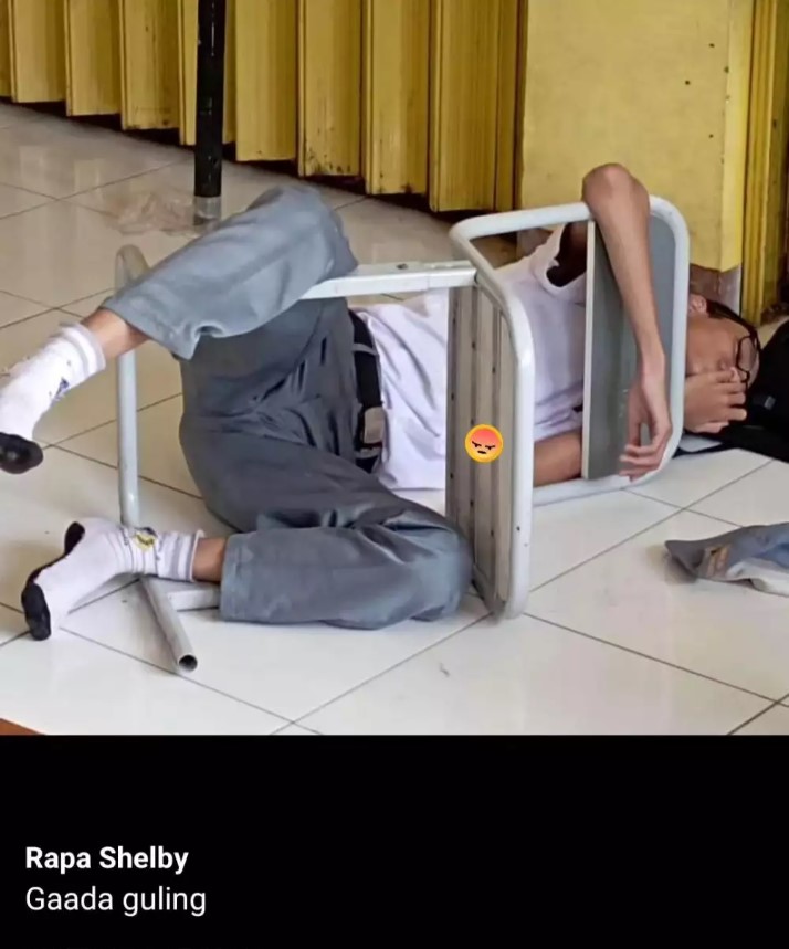 Kelakuan nyeleneh pelajar auto dipanggil BK  Berbagai sumber Kelakuan nyeleneh pelajar auto dipanggil BK  Berbagai sumber