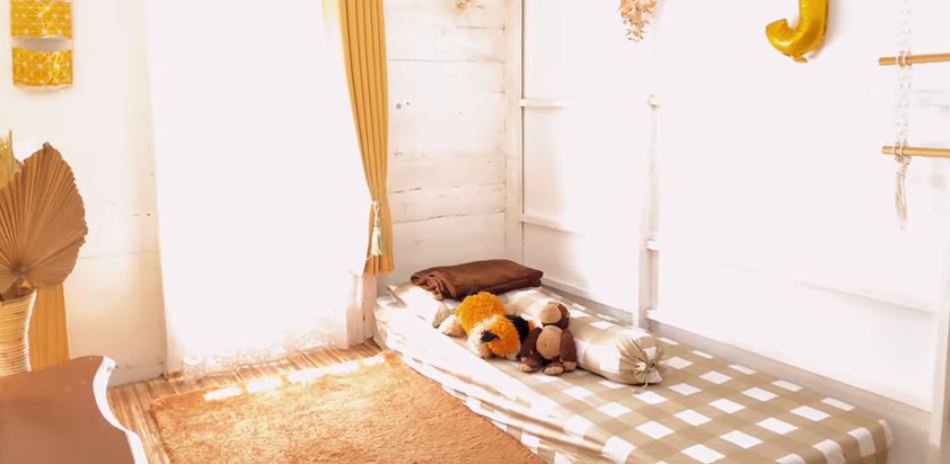 makeover kamar dinding papan mirip drakor © 2023 brilio.net makeover kamar dinding papan mirip drakor © 2023 brilio.net