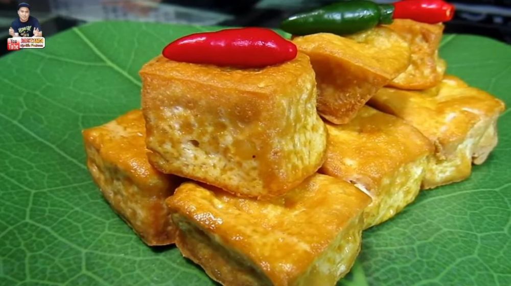 Tak perlu dimarinasi berjam-jam, ini trik goreng tahu agar bumbu meresap sempurna dan gurih maksimal
