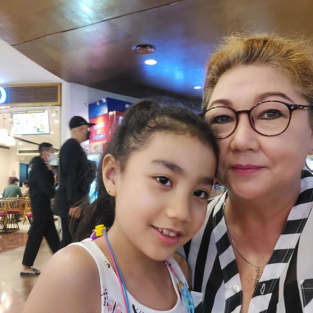 dulu tenar jadi gadis warkop 8 seleb ini kini aktif momong cucu © berbagai sumber dulu tenar jadi gadis warkop 8 seleb ini kini aktif momong cucu © berbagai sumber