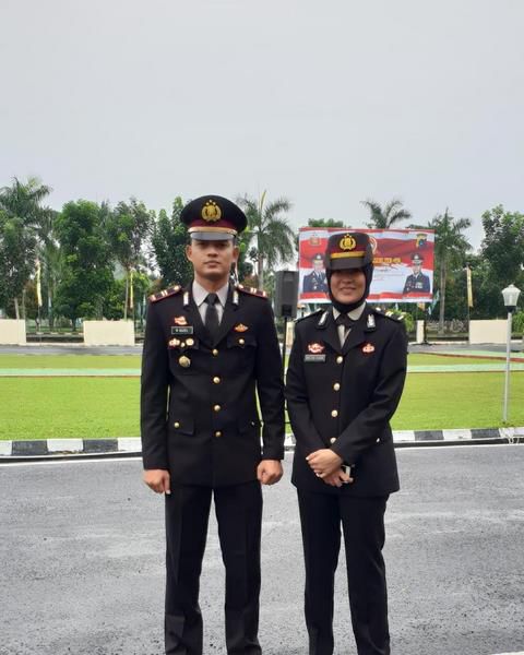 Pasangan suami istri anggota Paskibraka © Instagram