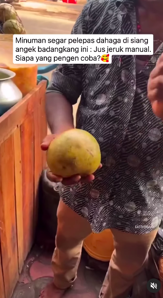 Tampilan jus buah ini seger abis, tapi lihat 11 potret proses pembuatannya justru bikin meringis