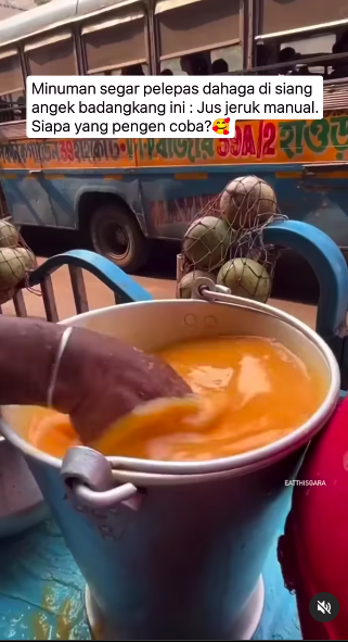 Tampilan jus buah ini seger abis, tapi lihat 11 potret proses pembuatannya justru bikin meringis