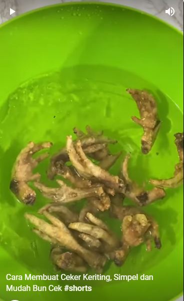 Tak perlu direbus dulu, begini trik menggoreng ceker agar hasilnya keriting dan teksturnya empuk