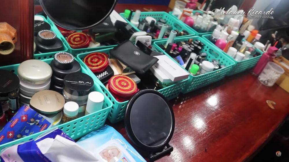 rumah bergaya klasik di pemukiman padat penduduk ini milik pelawak top © berbagai sumber rumah bergaya klasik di pemukiman padat penduduk ini milik pelawak top © berbagai sumber