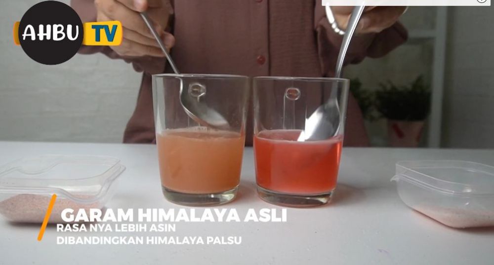 Cara sederhana membedakan garam asli dan palsu, cukup pakai 1 bahan