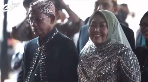 momen resepsi pernikahan denny caknan dan bella bonita bak pesta rakyat © berbagai sumber momen resepsi pernikahan denny caknan dan bella bonita bak pesta rakyat © berbagai sumber