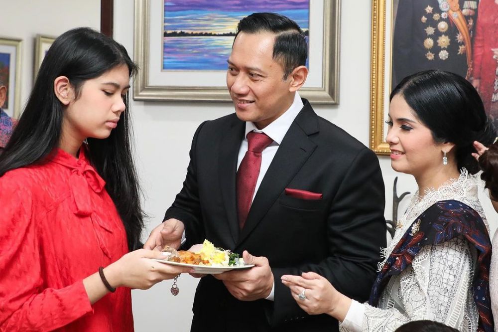 10 Momen perayaan ultah ke-15 Almira Yudhoyono, ekspresi datar cucu pertama SBY jadi sorotan