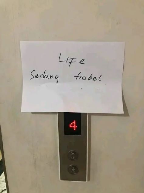 barang rusak tulisan lucu © berbagai sumber