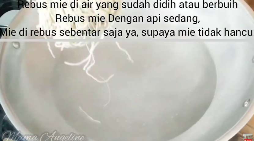 Bukan ditambah minyak goreng, ini cara masak mi putih agar matang sempurna dan tak hancur