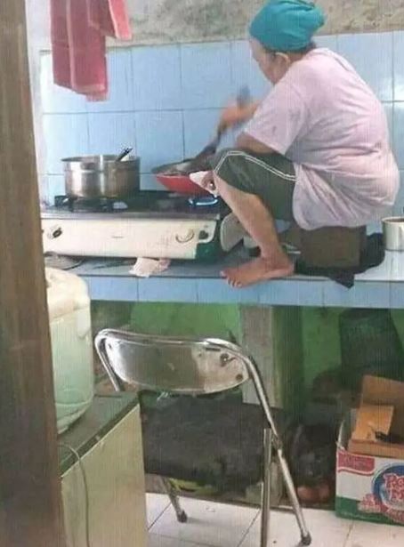 kelakuan emak-emak gabut di rumah Berbagai sumber kelakuan emak-emak gabut di rumah Berbagai sumber