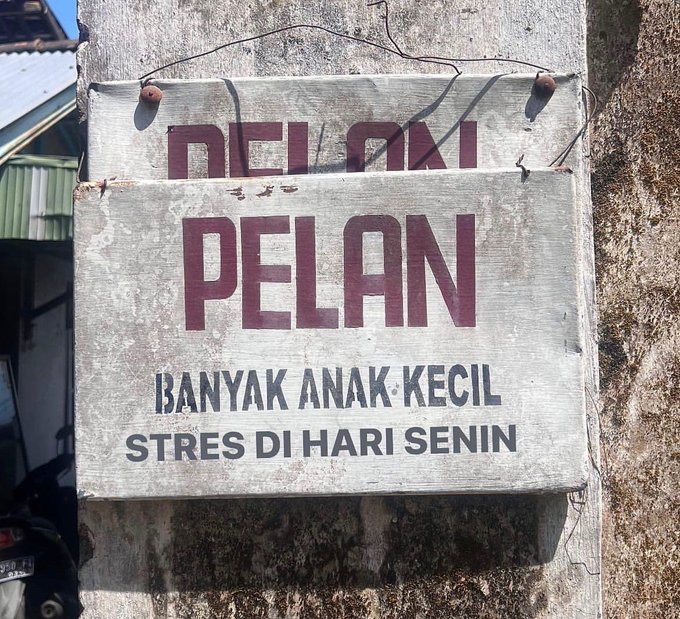 Potret kocak imbauan pelan-pelan di gang Berbagai sumber