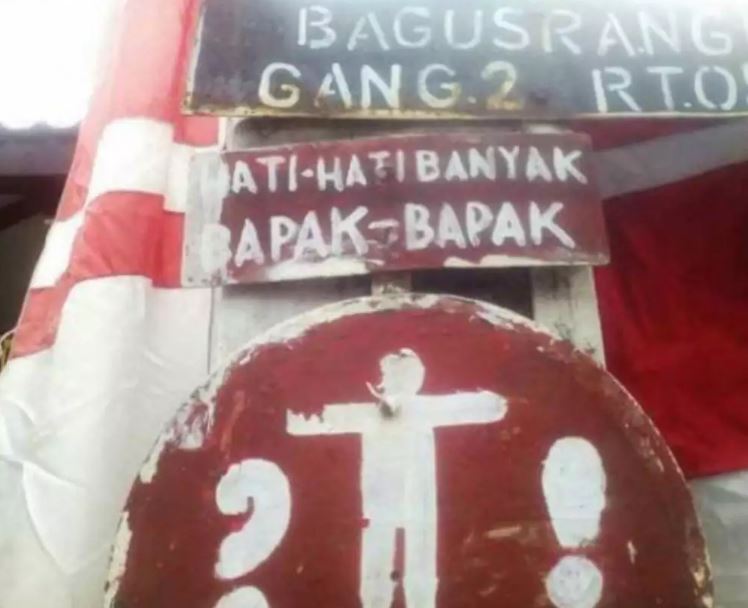 Potret kocak imbauan pelan-pelan di gang Berbagai sumber