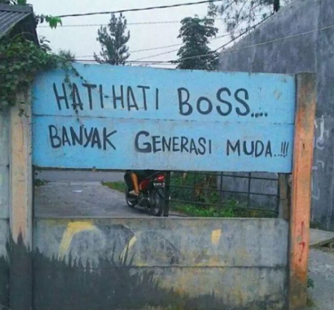 Potret kocak imbauan pelan-pelan di gang Berbagai sumber