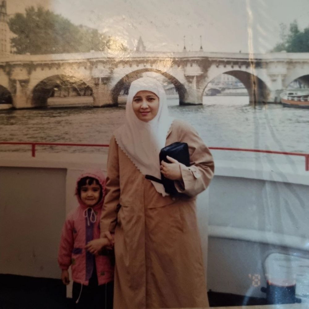  model top era 80-an kini pilih jualan nasi padang © berbagai sumber