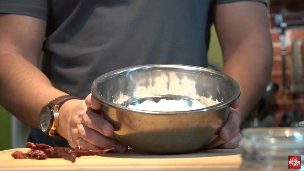 Cukup pakai 1 bumbu dapur, ini cara ampuh menghilangkan bau hangus pada nasi yang sudah matang
