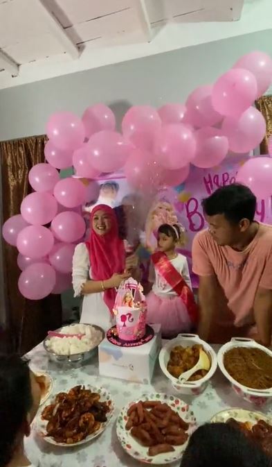 Momen kocak pesta ulang tahun pakai konfeti TikTok Momen kocak pesta ulang tahun pakai konfeti TikTok