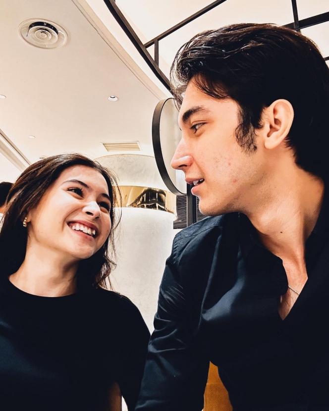 gaya pacaran Sandrinna dan Junior Roberts © Instagram