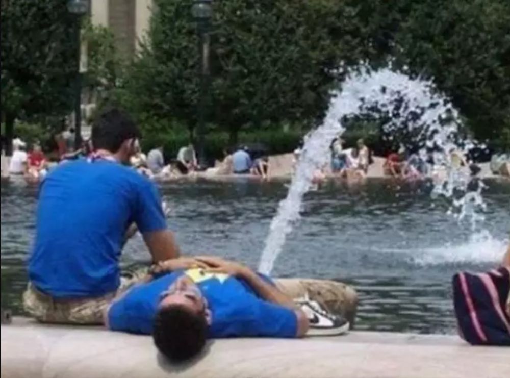 Potret dari belakang menipu mata Berbagai sumber